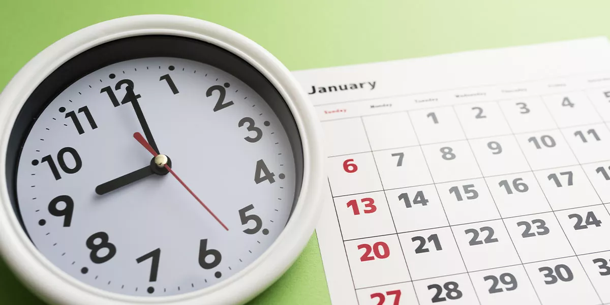 Uhr und ein Kalender