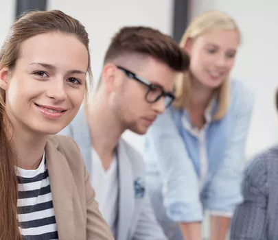 Lerngruppe beim Arbeiten