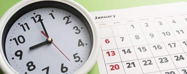 Uhr und ein Kalender